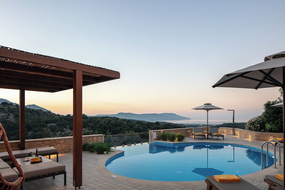 Vardina Villa