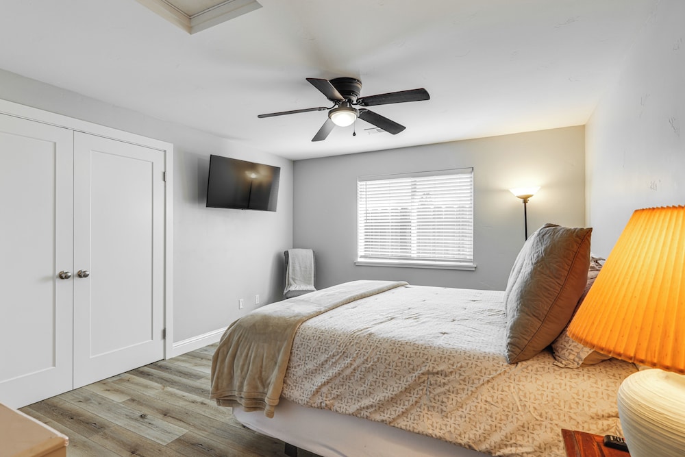 Pet-friendly Hughson Getaway, 9 Mi to Modesto! view 3