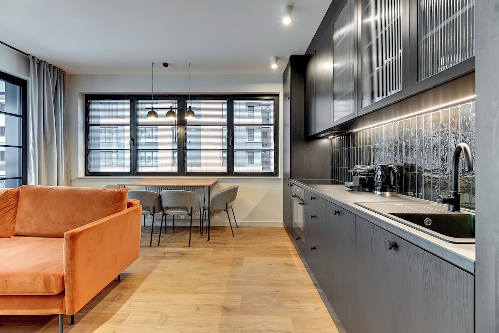 Doki Living - Foodhall & Parking by Downtown Apartments