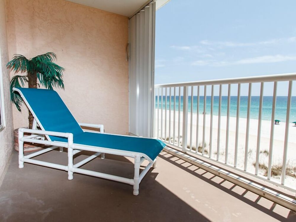 Islander 4007 by Brooks and Shorey Resorts