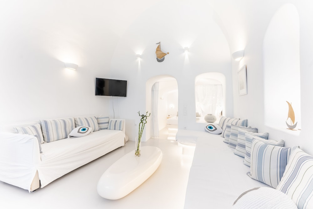 Kalamia Cave House photo 3