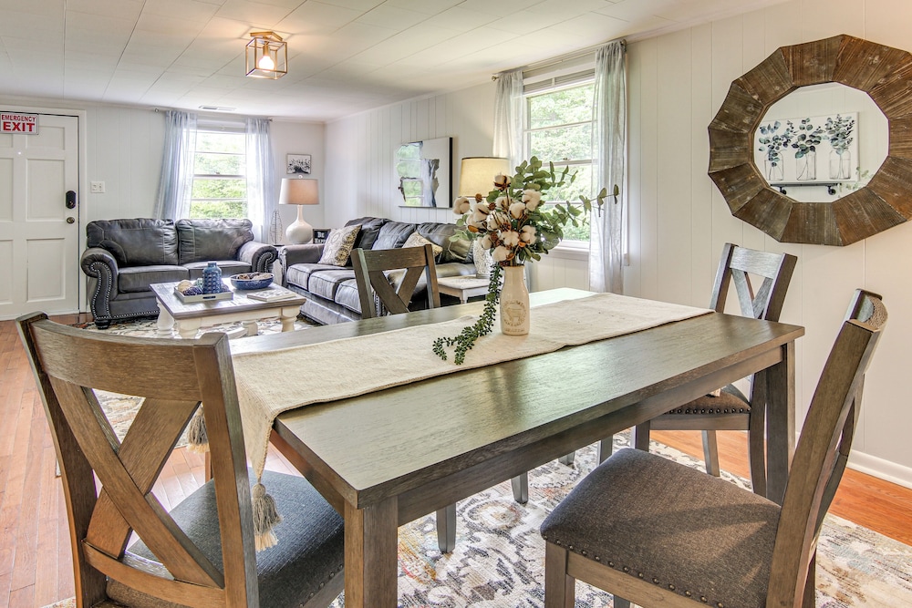 Private Hot Tub: Cottage Near Hikes & Pigeon River