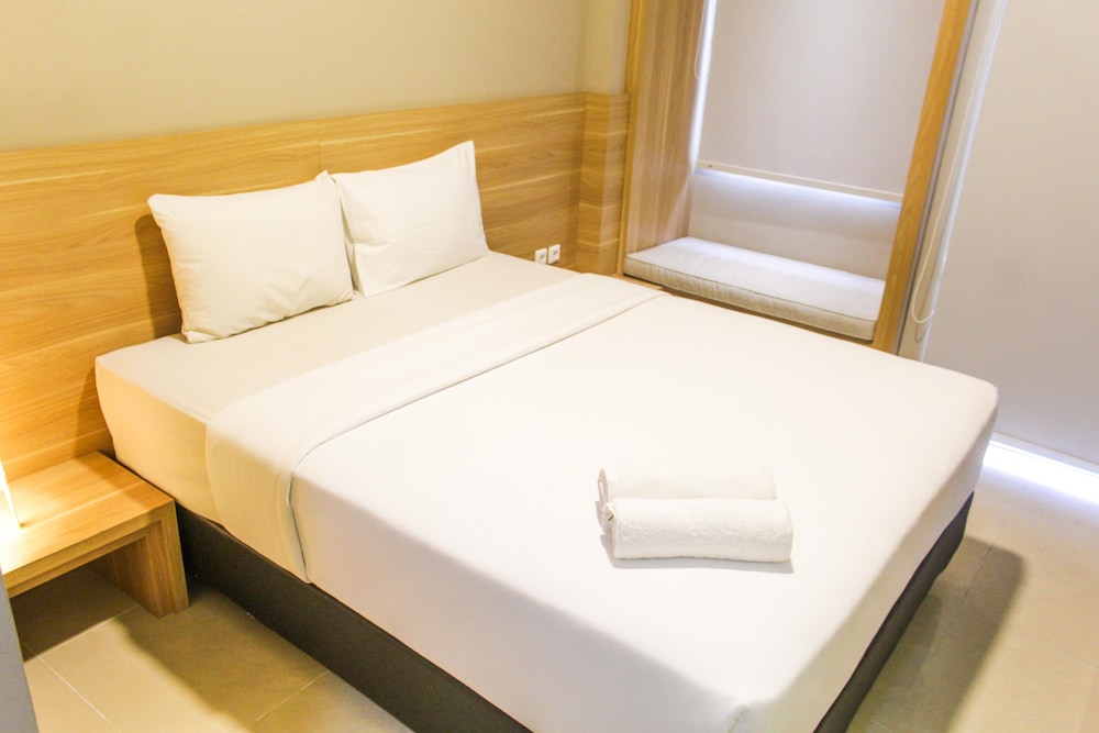 Cozy and Comfortable Studio (No Kitchen) Apartment at Mustika Golf Residence view 4