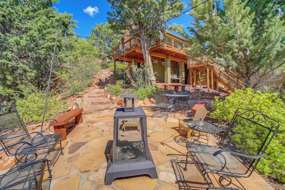 Chic Arizona Retreat w/ Hot Tub, Fire Pit  Deck! - Property Image 5