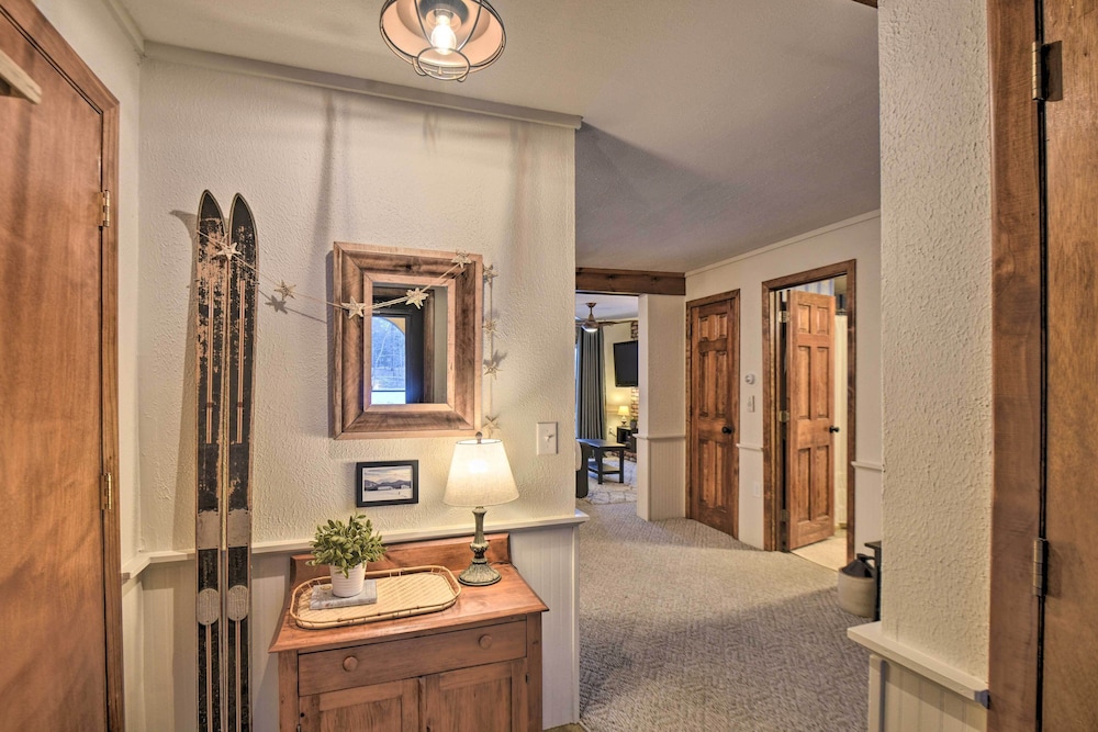 Glen Condo w/ Mountain Views: Walk to Story Land view 4