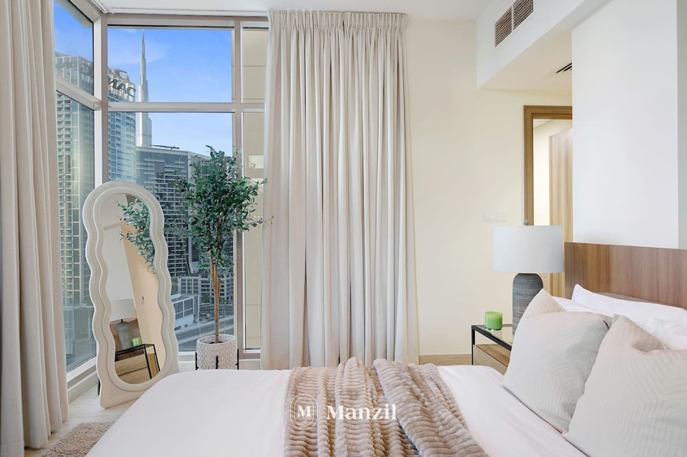 Stylish 2BR With Canal Burj View Near Dubai Mall