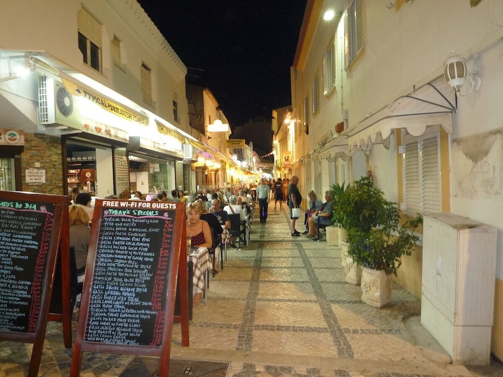 Luxury Ground-floor Appartment 5 Stars, 2 Bedrooms, 2 Bathrooms, Free Wifi