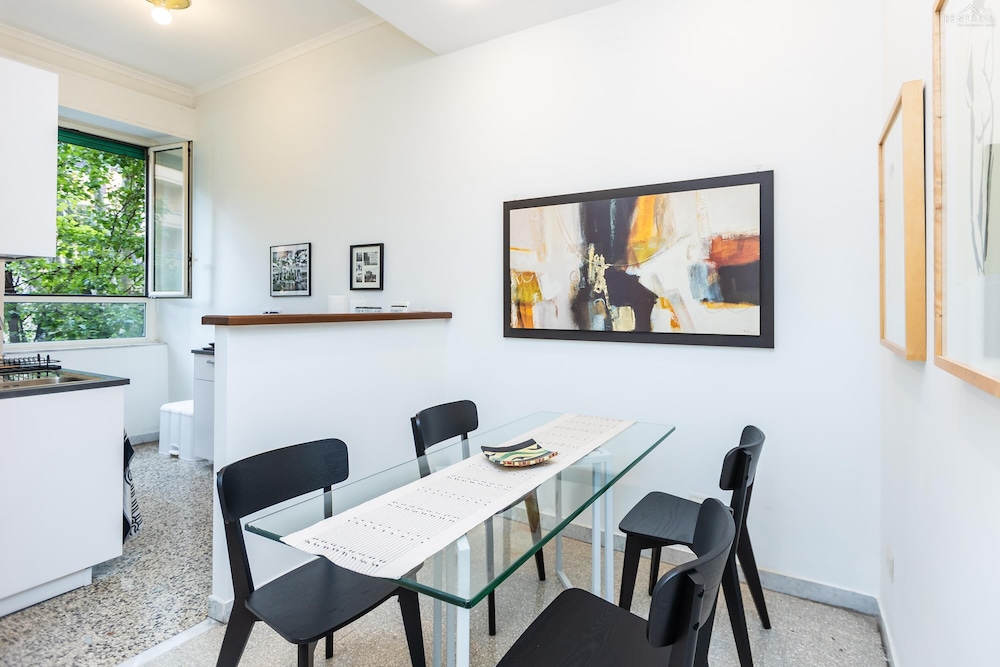 Clodia 5 Apartment