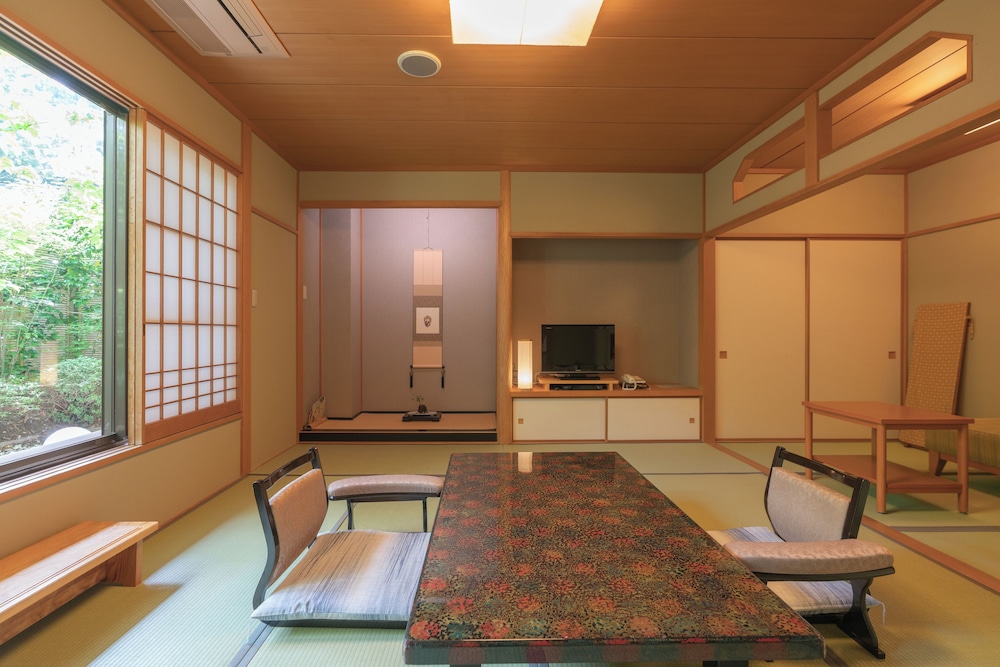 Narashino no sato Gyokusui -6 years or older-