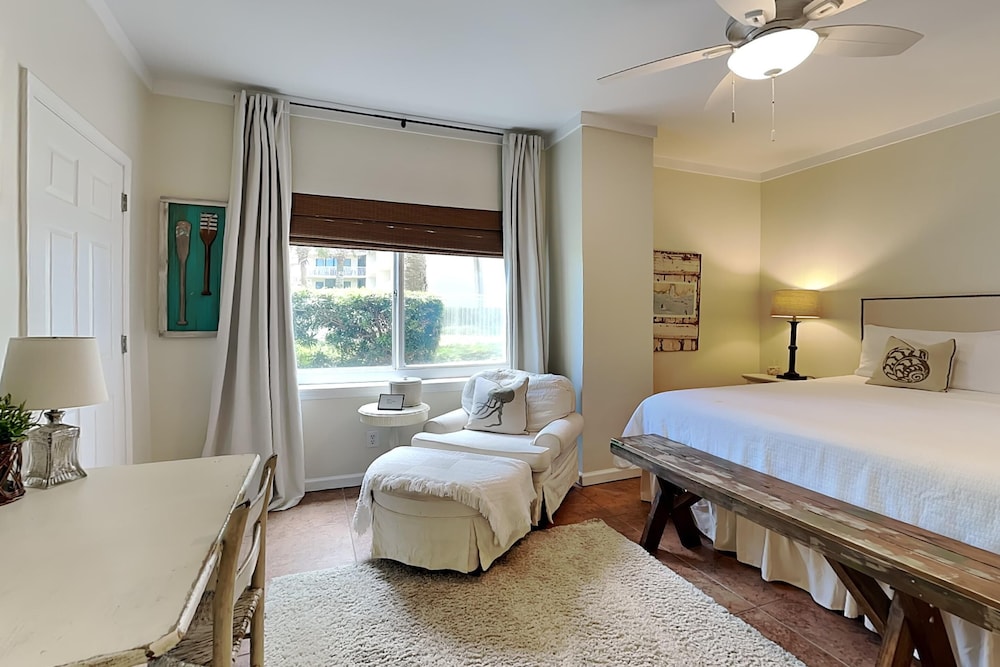 Tradewinds by Southern Vacation Rentals