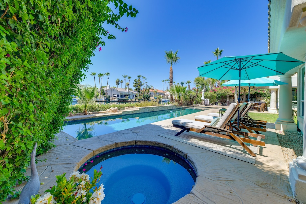 Waterfront Luxury Gilbert Retreat w/ Pool  Spa! - Property Image 35