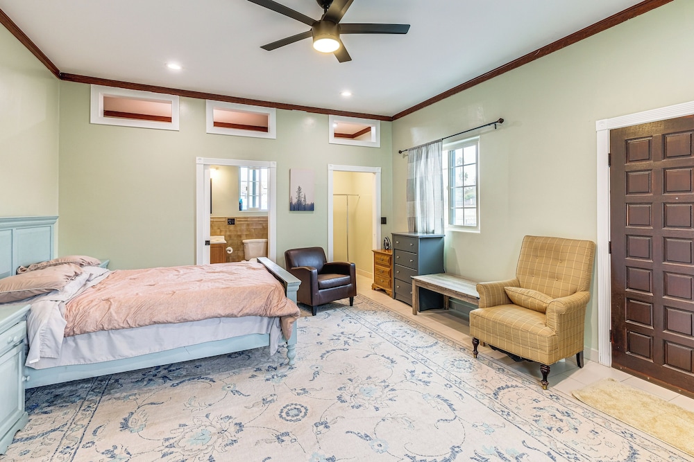 Game Room + Fire Pit: Quiet Family Home in Bonita