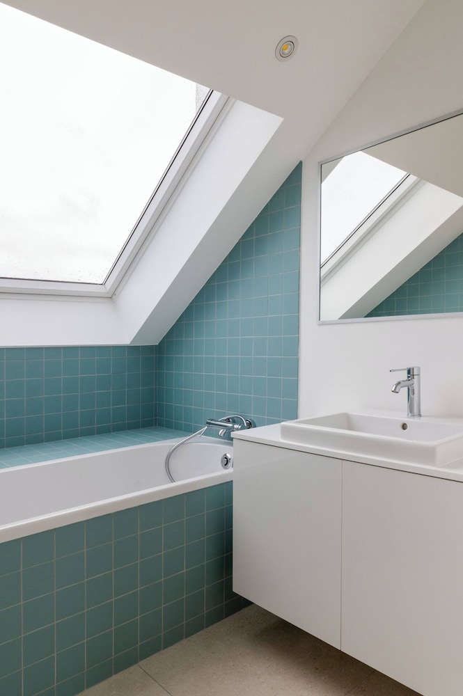 Top Floor New Duplex Stunning View In Trendy St Gilles