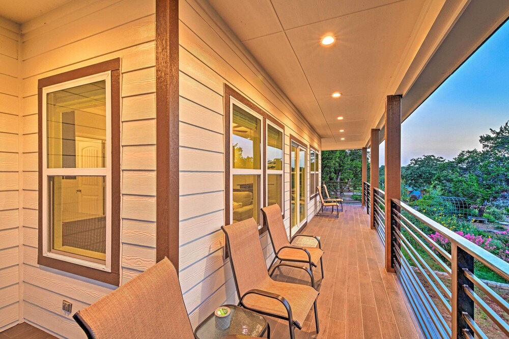 Luxury Granbury Home w/ Game Room: Steps to Lake!