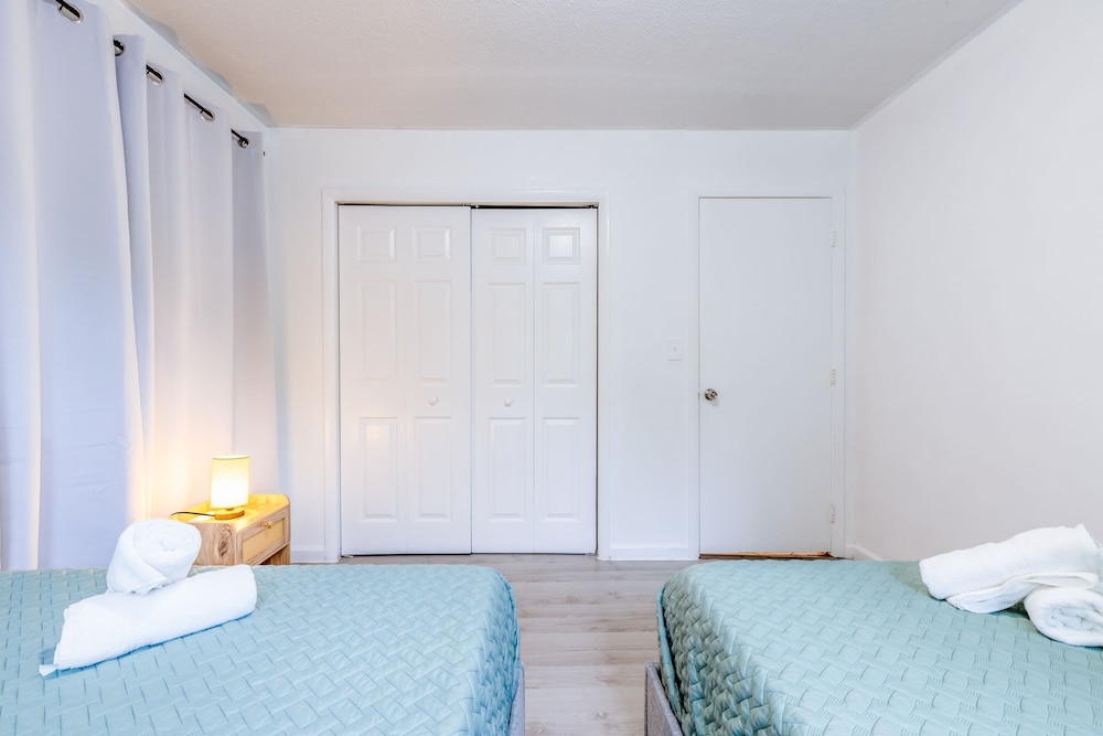 Urban Elegance King Bed Free Parking