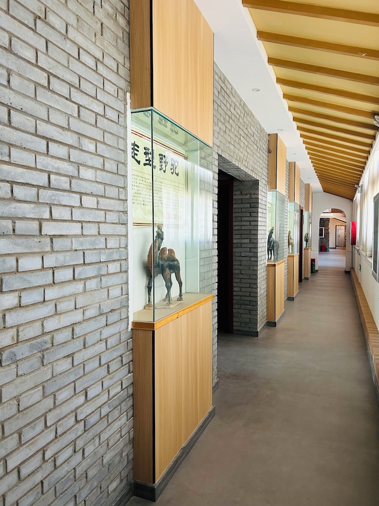 Qichi Waterfront B&B Hotel