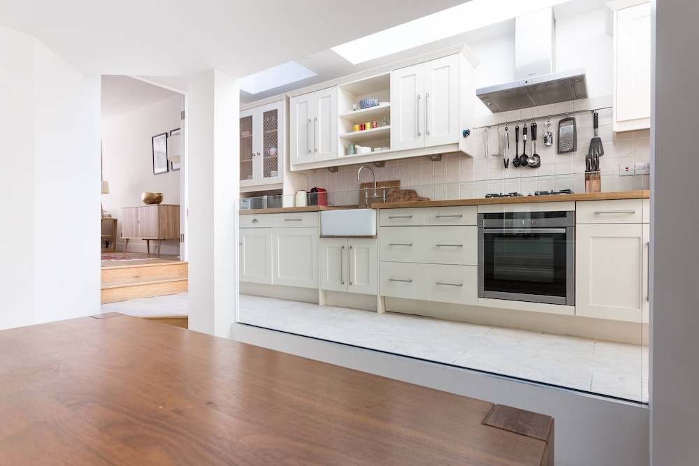 Linhope Street by Onefinestay