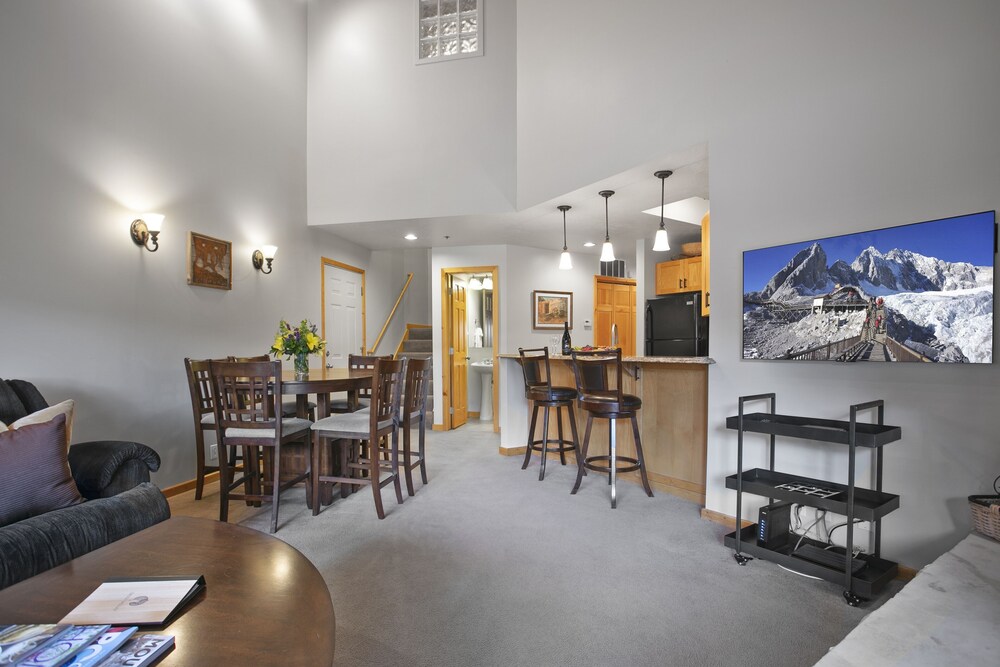 Courchevel at Deer Valley Resort - Two Bedroom Condo #C101 2 Condo