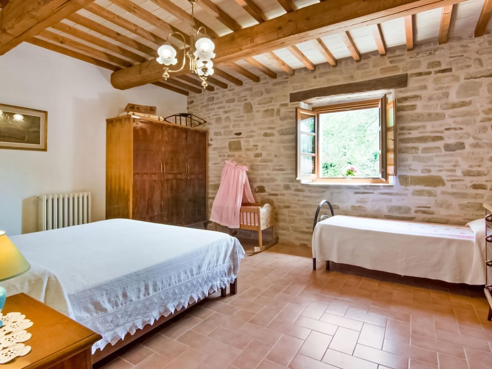 Holiday Home in Citta di Castello With Pool view 2