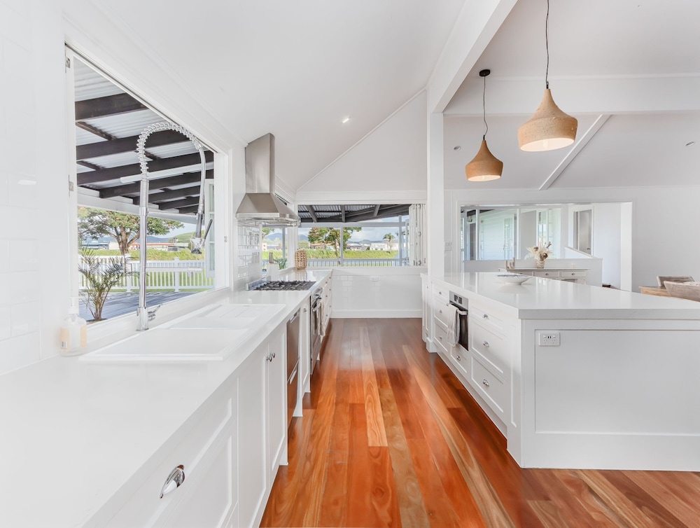 Hamptons White House