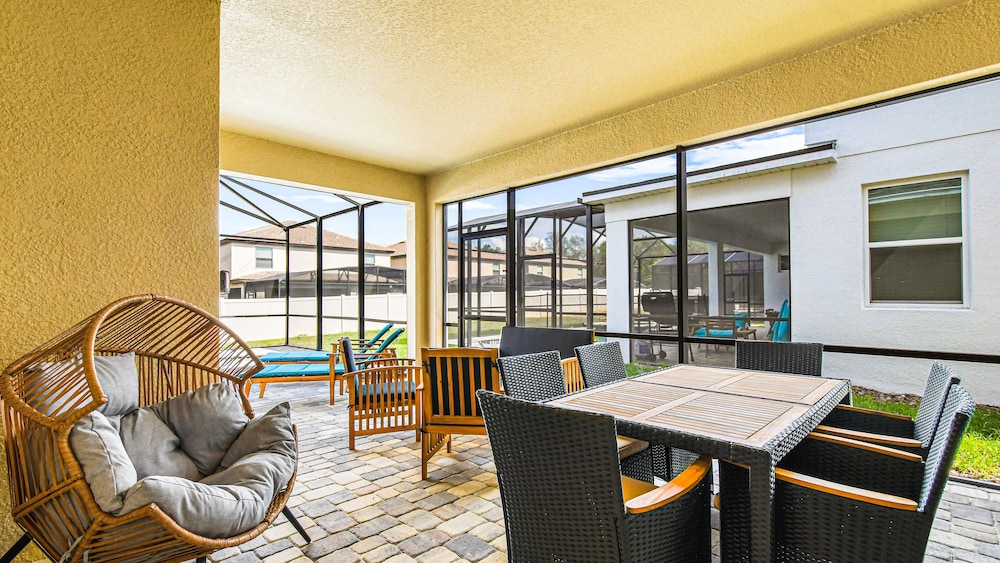 Extraordinary Solara 7BR Private Pool/spa Near Disney - Image 3