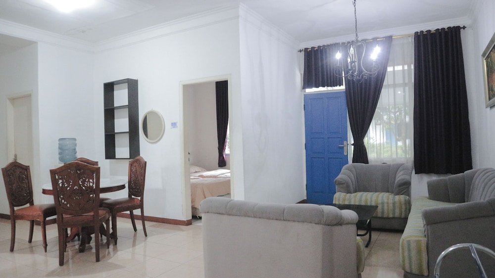 Aries Biru Hotel & Villa