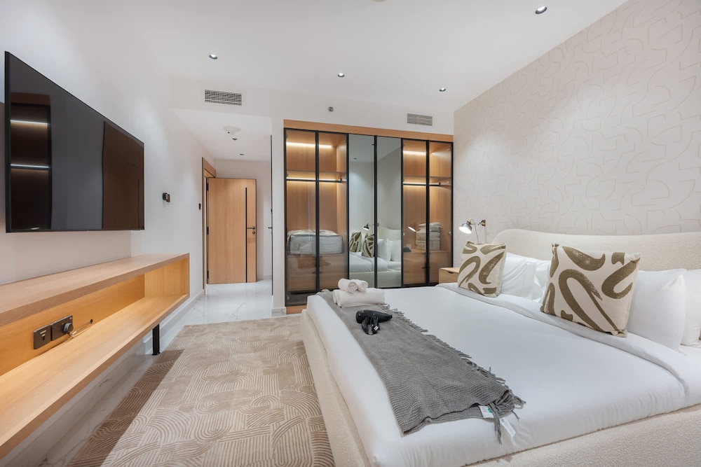 Luxurious 2-bedroom Apartment Perfect for Families in Dubai Marina