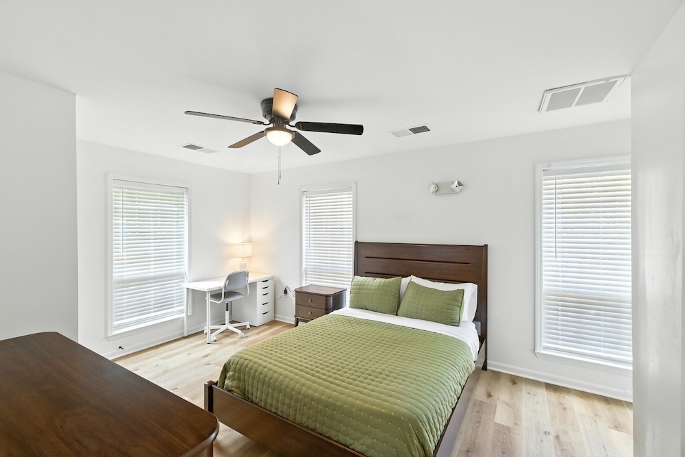 Family Getaway 9BR Open-concept Retreat