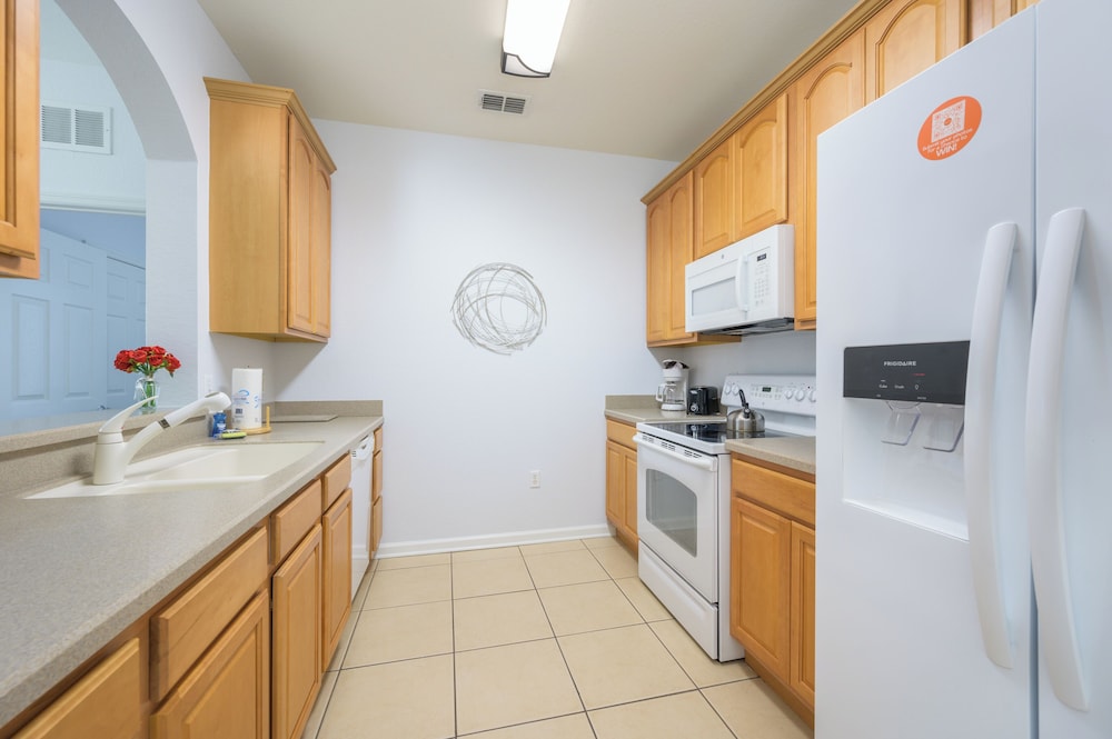 New Listing Beautiful Condo, Vista Cay - 3017