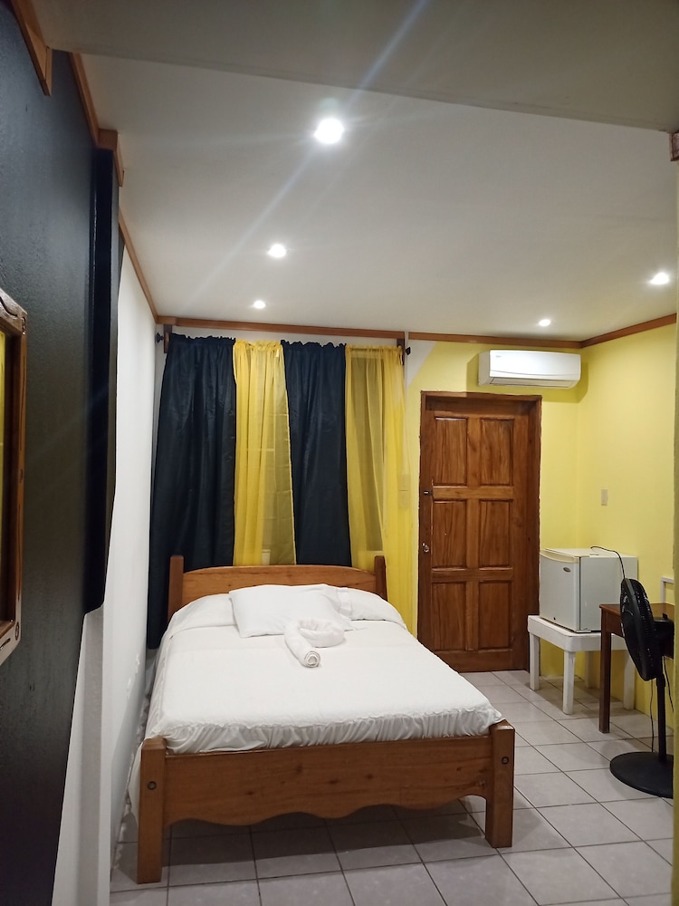 Belize Vacations - Pal's on the Beach - A Gold Standard Hotel - Property Image 19