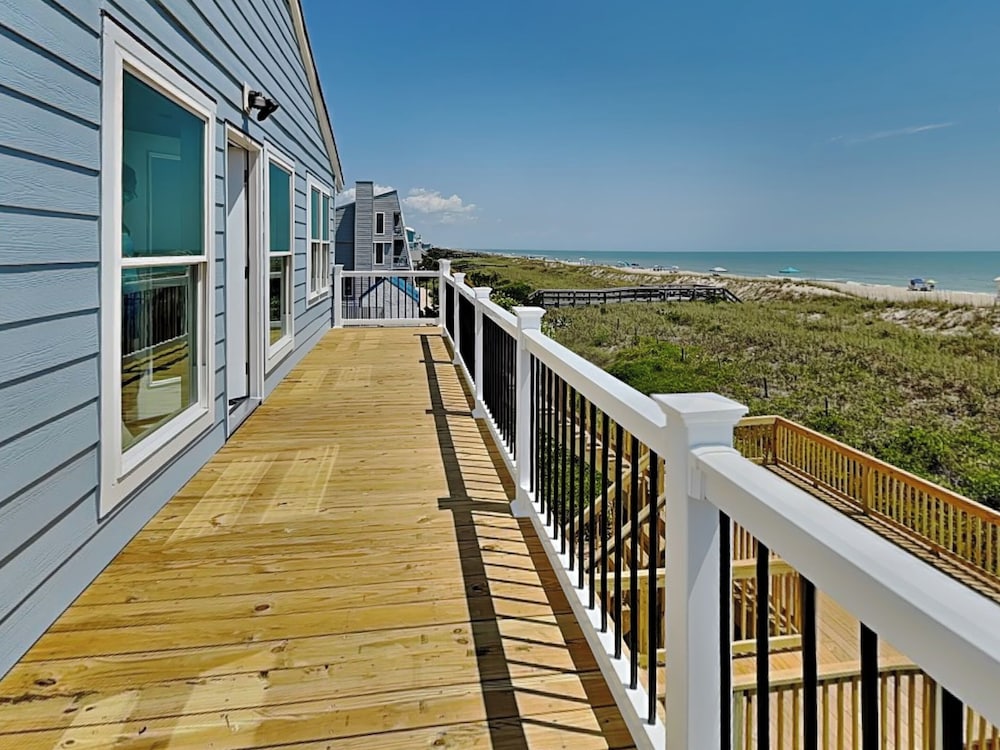 Seaside Serenity by Carolina Retreats