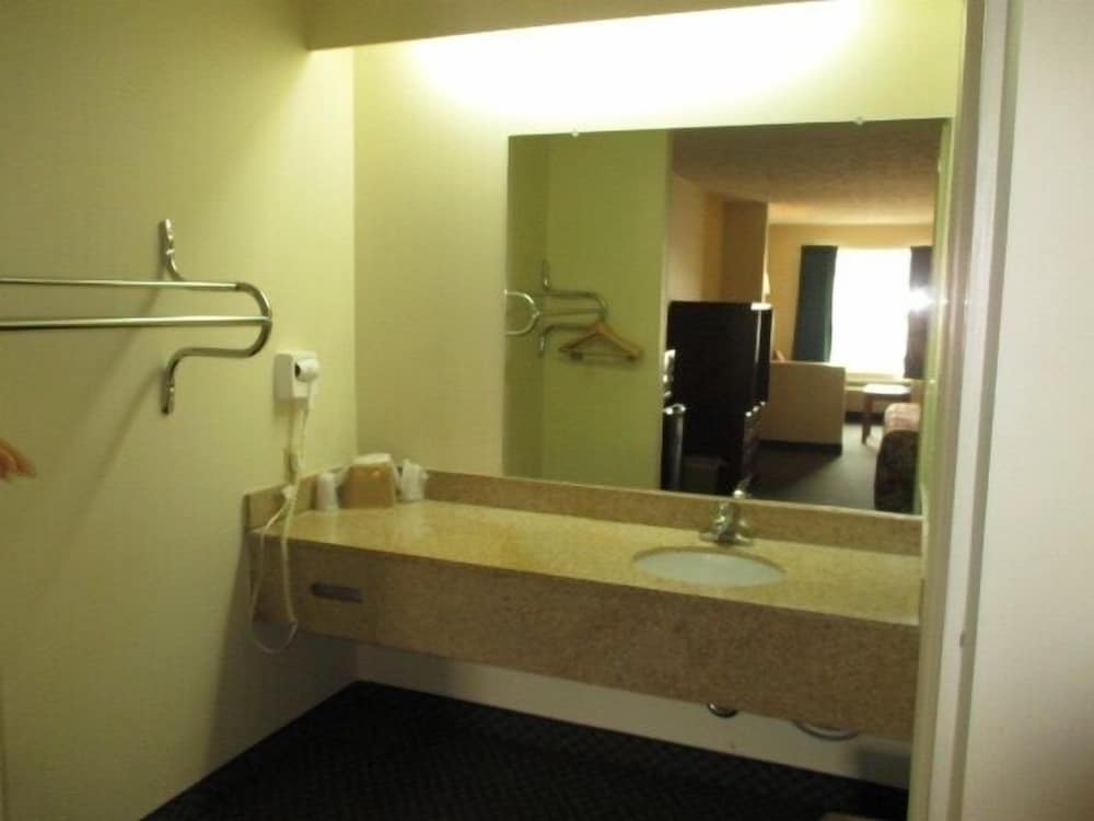 Royal Inn Taylorsville - Property Image 5