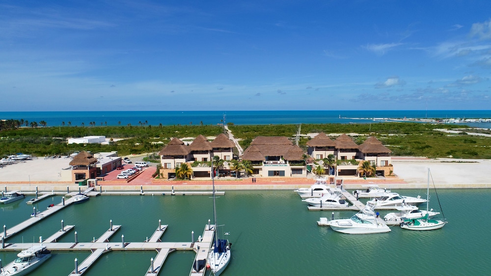 Grand Marina Hotel