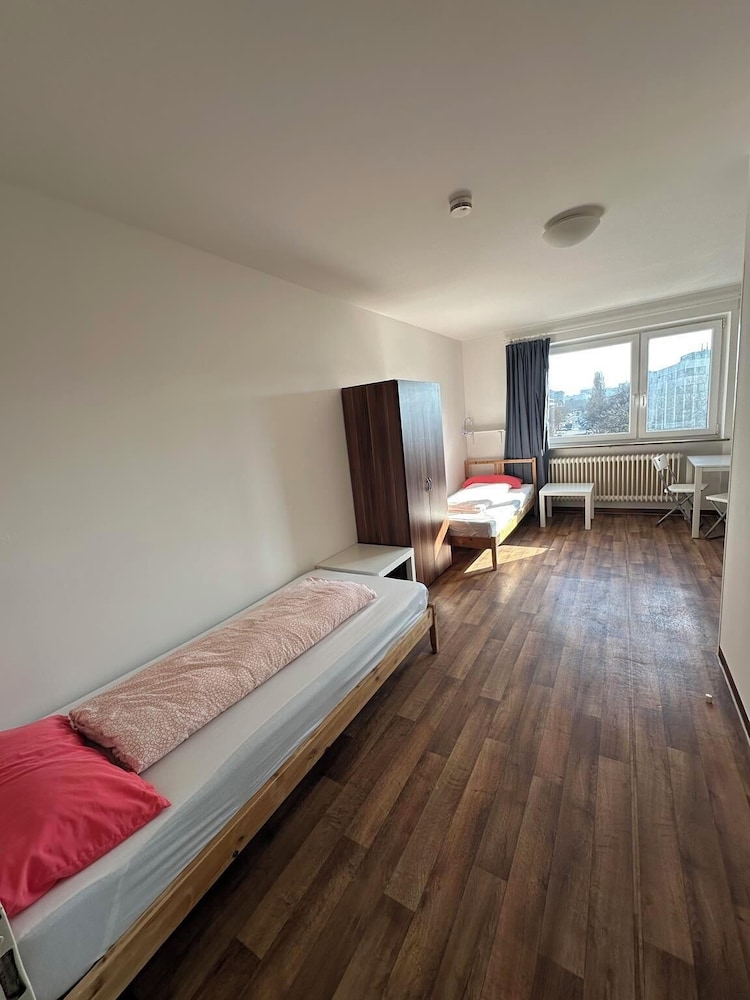 2-Rent Group Hostel Apartments HAN53