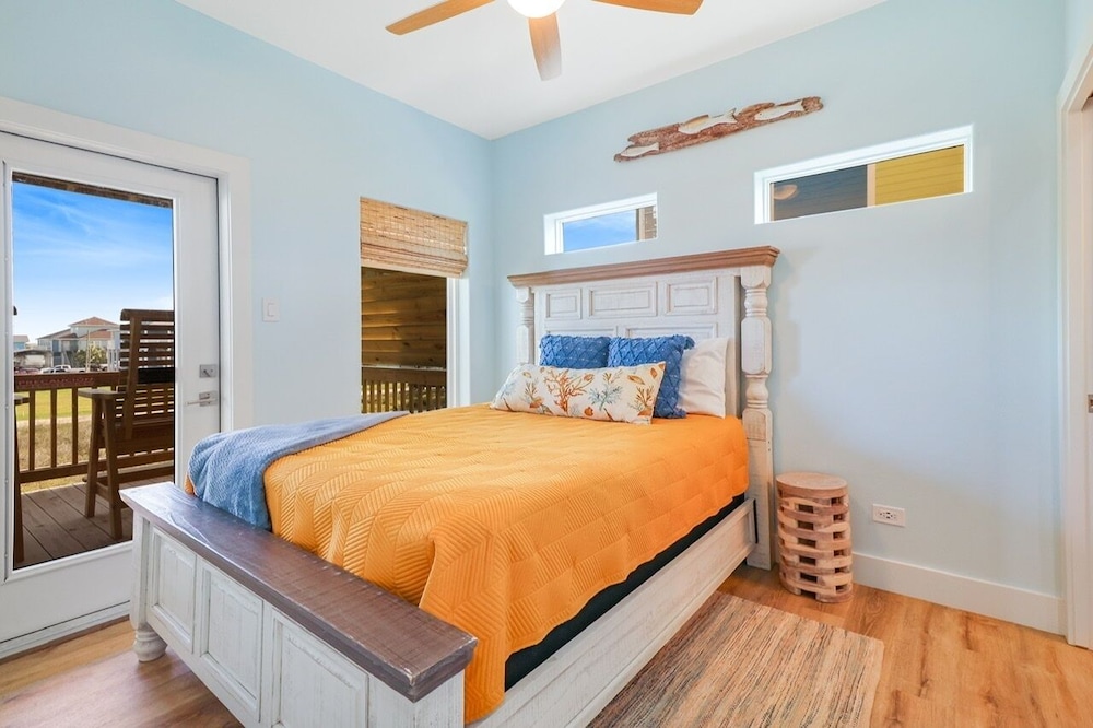 Coral Breeze 3 Bedroom Home by RedAwning view 4