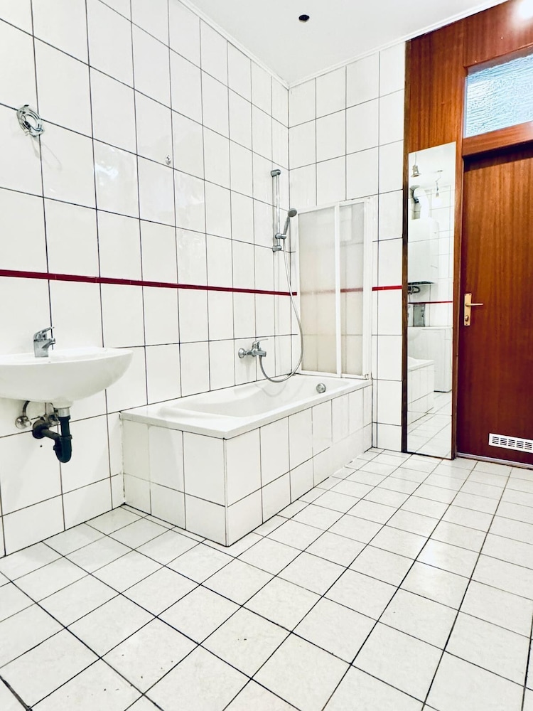 Stylish 5BR 7min to Westbahnhof