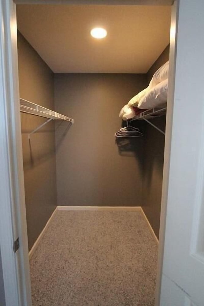 King Charles Avenue 408 #2