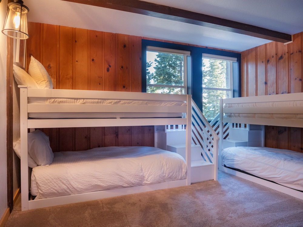 Bear Lodge