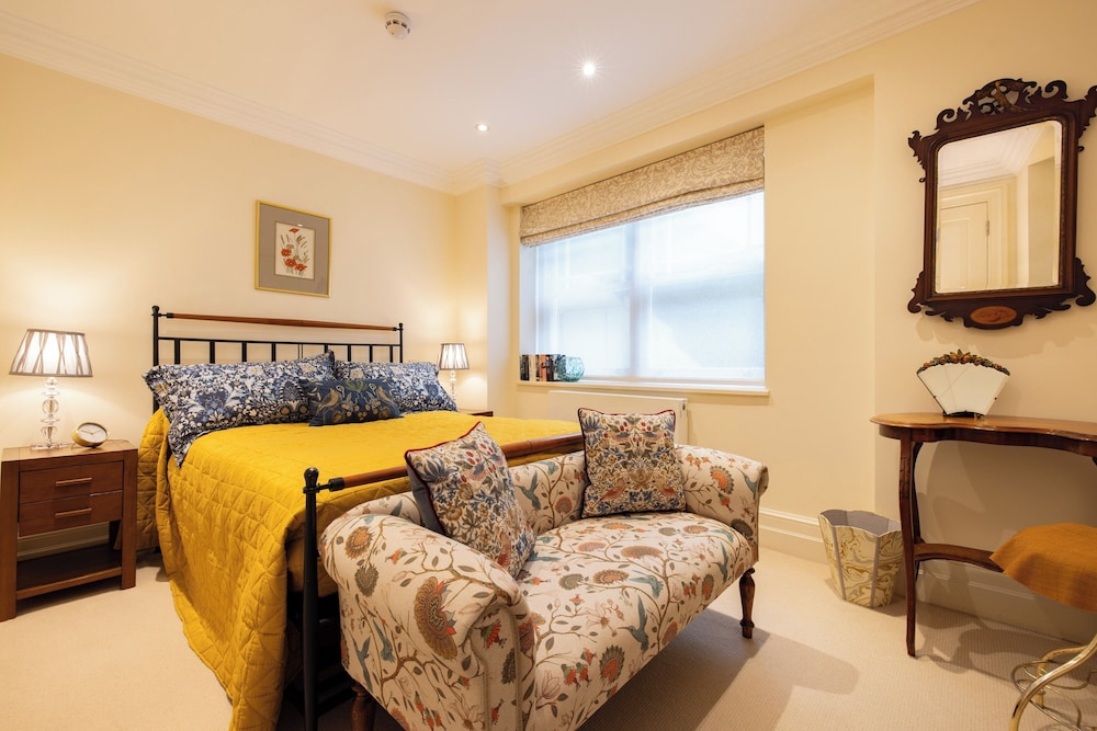 Large 3-bed 5-guest 1841 Duplex House Paddington