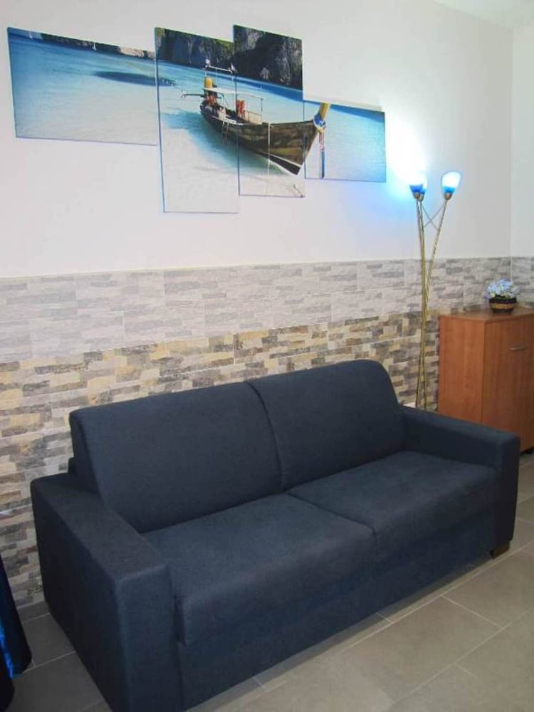 Bright Apartment Near Baia Verde Beaches
