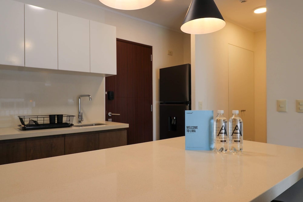 w Grandiose 1BR w Great Balcony in San Isidro