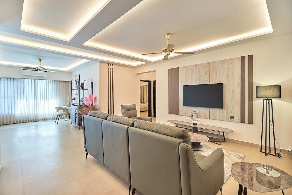 GoSavvy Executive Residences - Three Bedroom