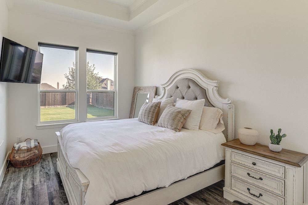 Luxe Retreat w/ Patio & Fenced Yard in Waxahachie!