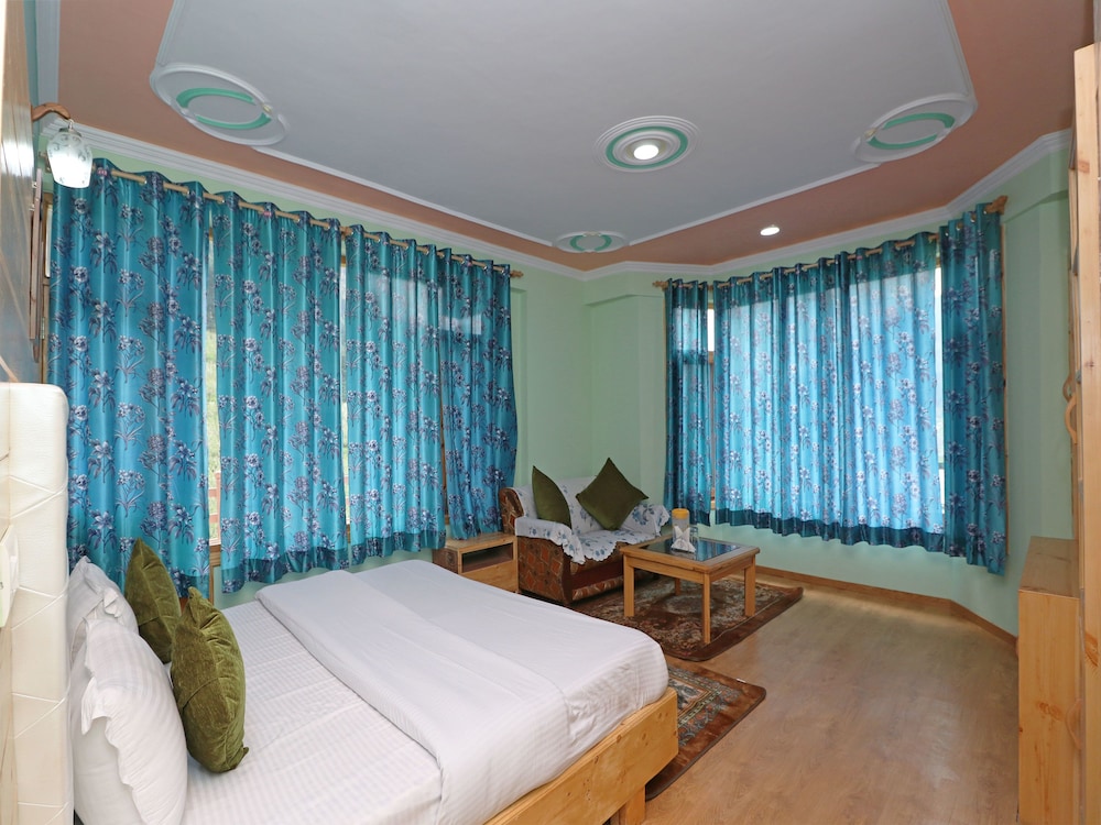 OYO 13743 Home Modern 2BHK Near Mall Road