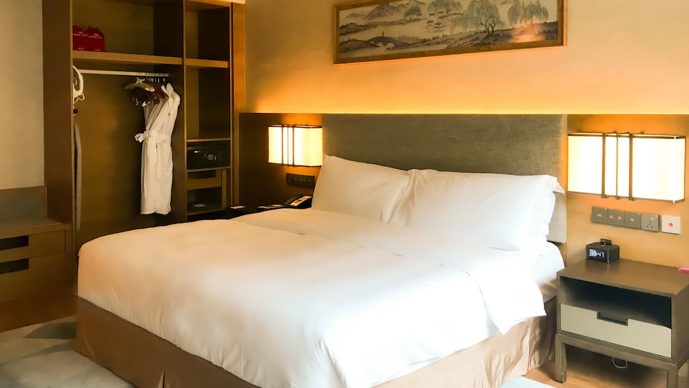 Crowne Plaza Hangzhou Thousand Island Lake by IHG
