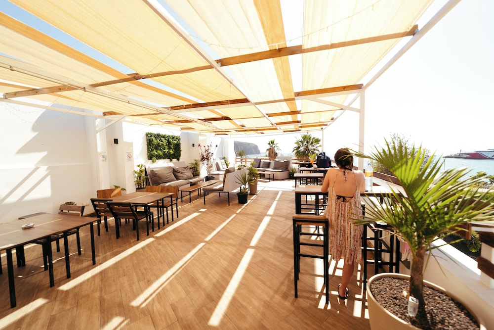 Ocean Nomads Hostel