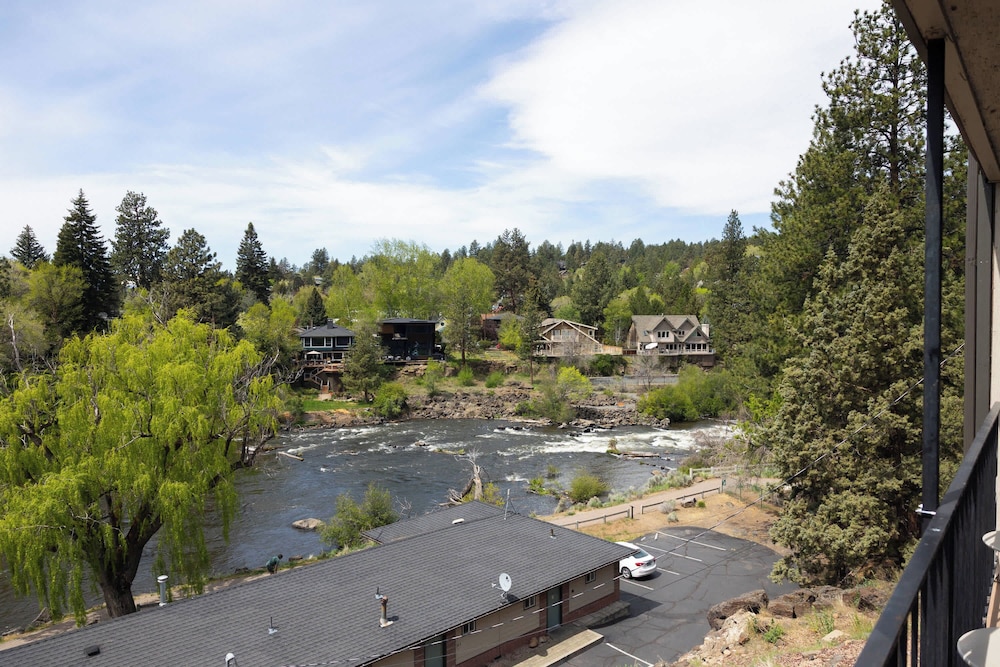 At the River - Beautiful Stay, Amazing River View