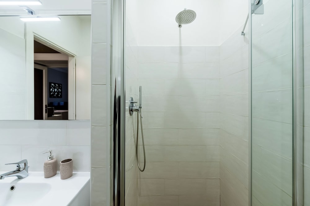 Bramante Luxury Apartments by InnStay