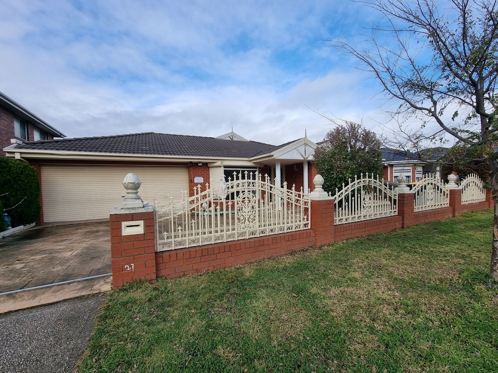 5 Bedrooms Spacious Home