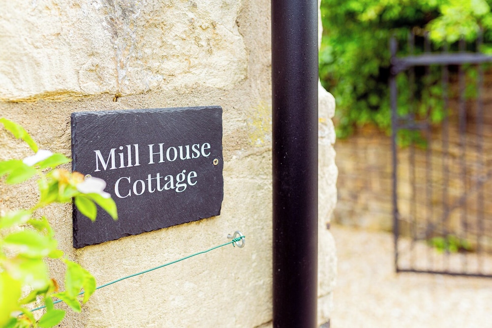 Mill House & Cottage - on Cotswold Way